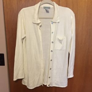 Button up shirt-like sweater pocket